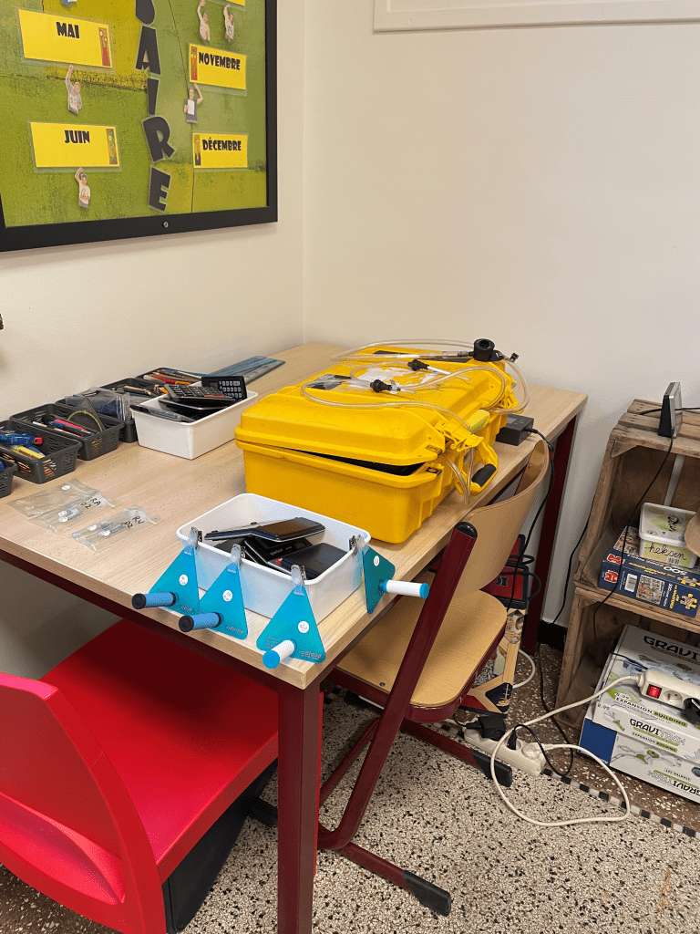 Air sampling pumps in the classroom for the LEARN project